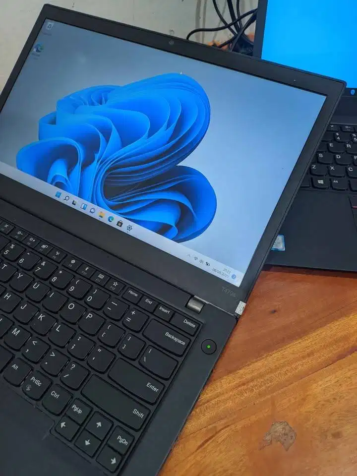 Laptop Lenovo Thinkpad T470s Core i7 Ram 8GB SSD 256GB