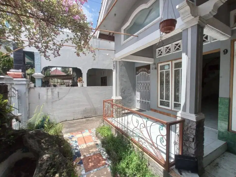 Rumah 2 Lantai LT 122 LB 122 Tengah Kota Mataram Strategis