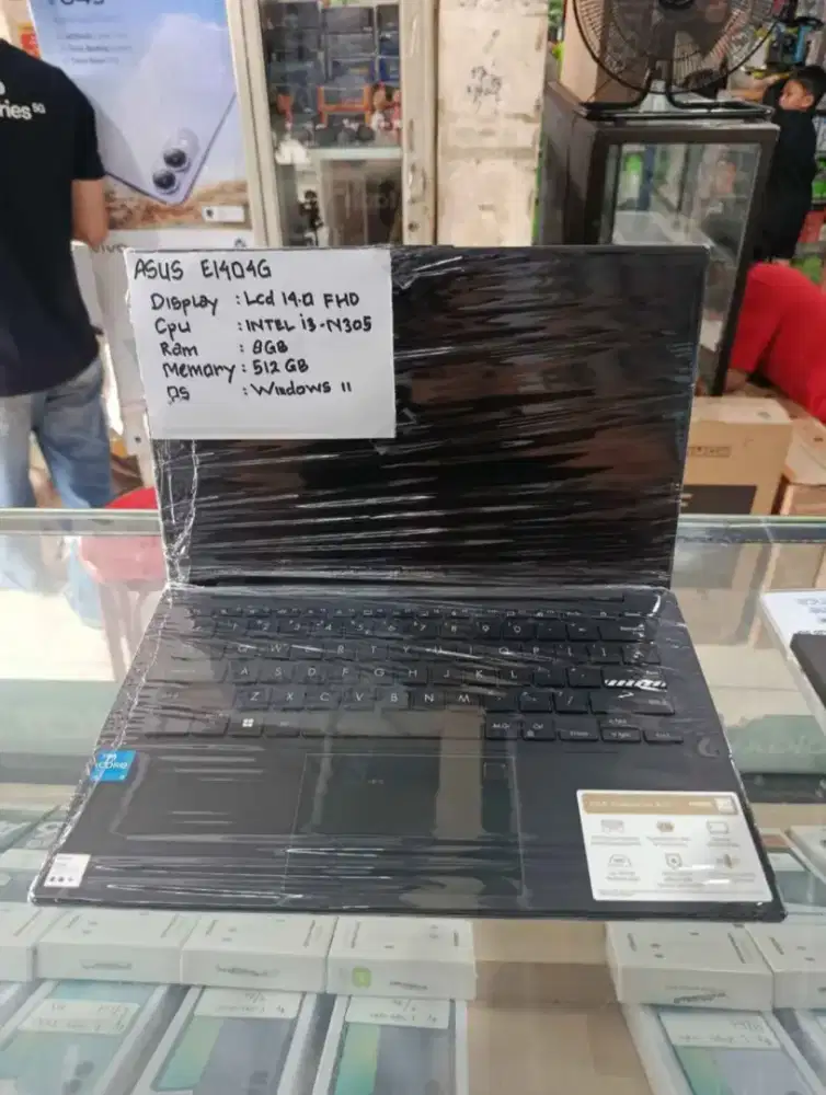 Laptop ASUS E1404G 8/512