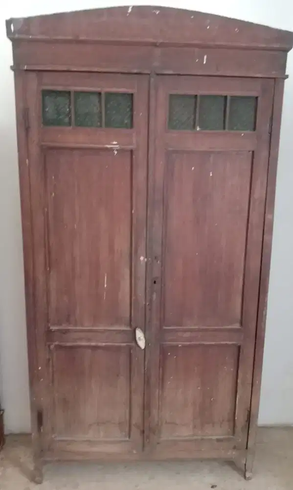 Lemari pakaian asli kayu