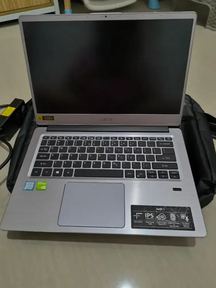 Laptop Acer Swift 3 i5 full HD 14 inch Ram 8 storage 1 TB