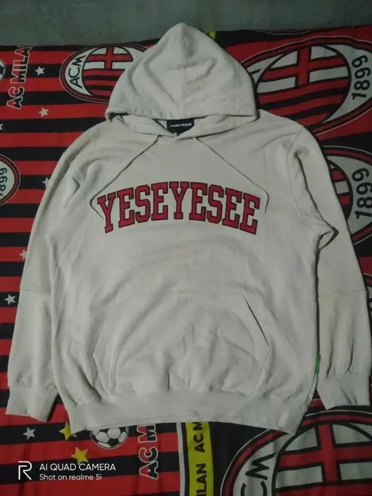 Hoodie Yeseyesee