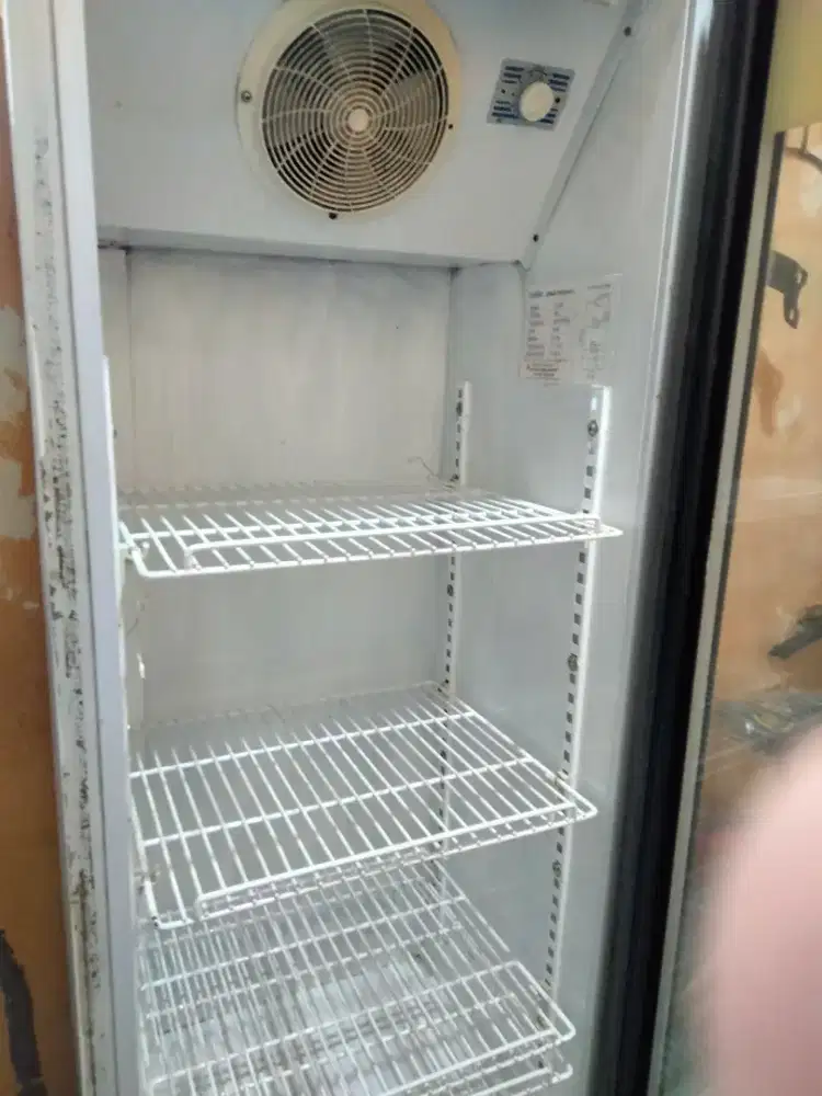 Dijual showcase bekas