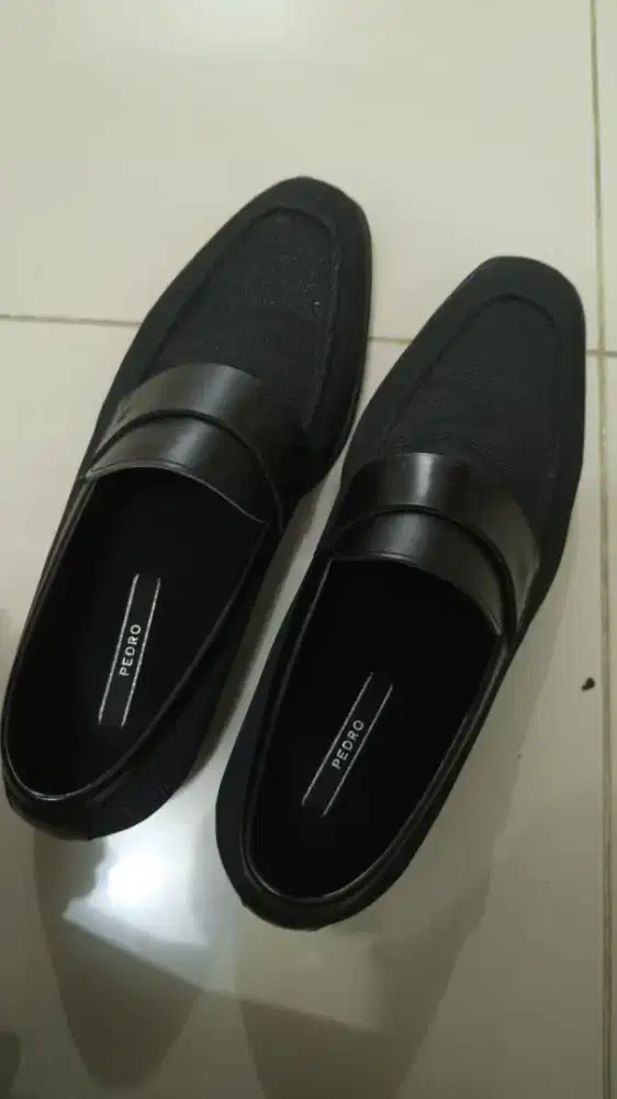 sepatu merek pedro size 40