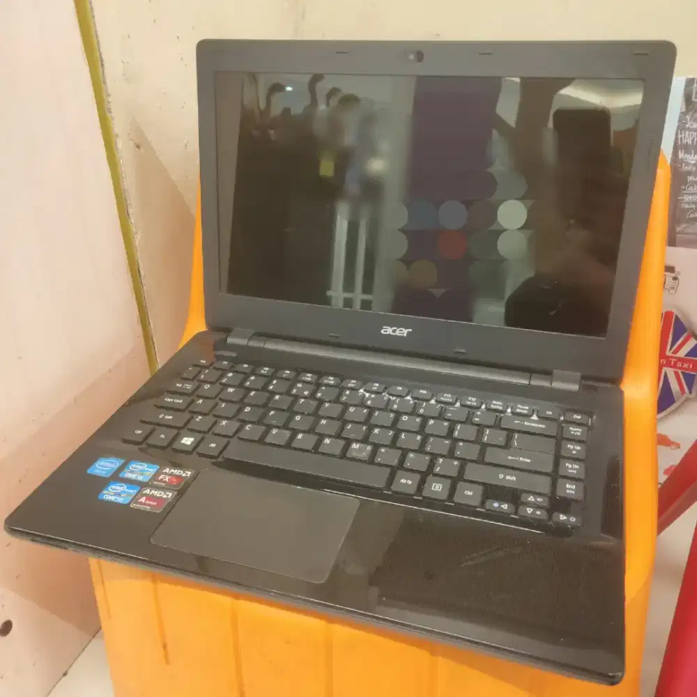 Laptop Acer Aspire E5-411