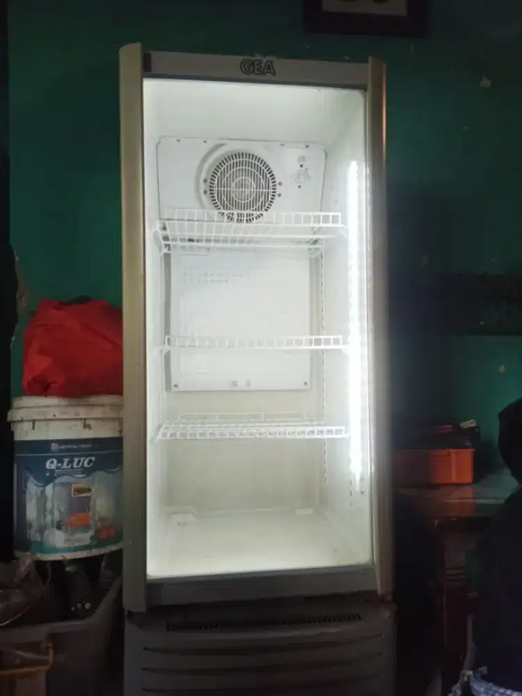 Showcade GEA 1 pintu