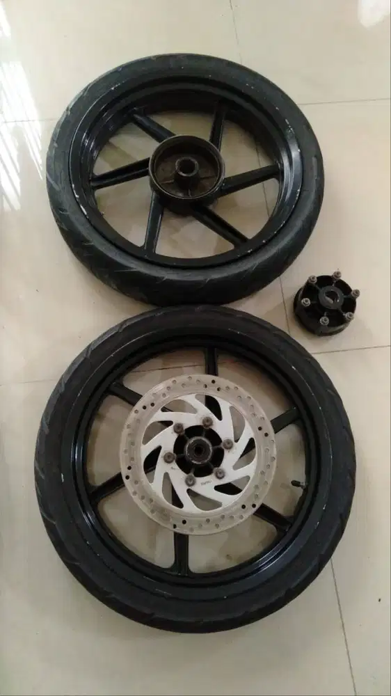 Velg original Yamaha ring 17 dan 4 buah velg depan untuk Honda ring17