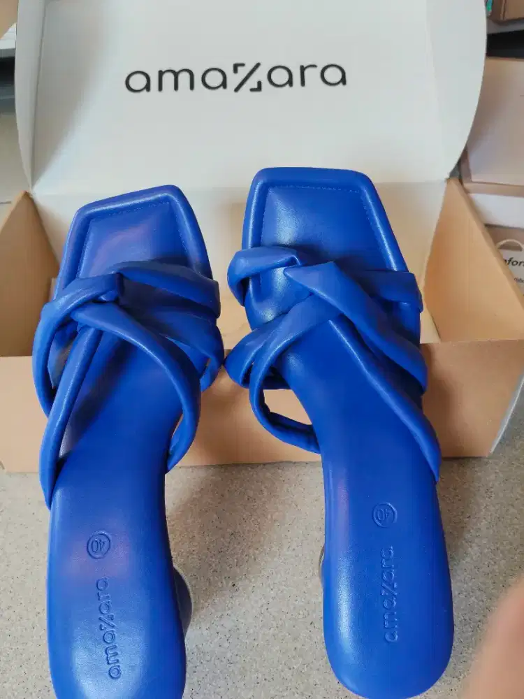 Sepatu amazara no. 40 warna biru