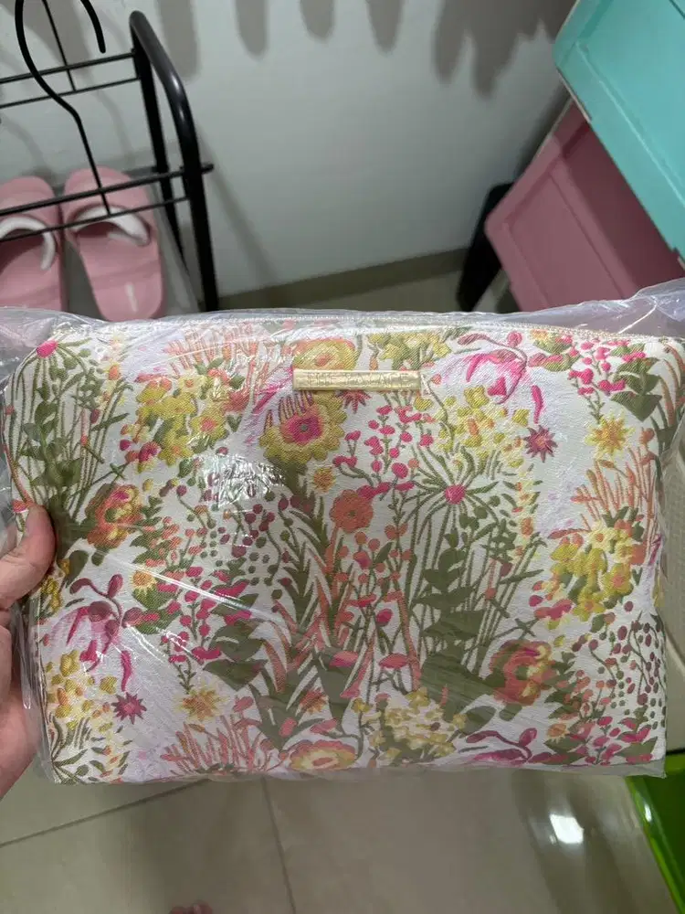 Clucth wanita merek the palace