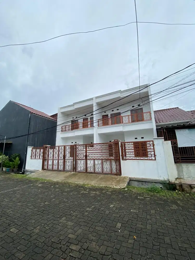 DIJUAL CEPAT RUMAH 2LT SHM LUAS 300M 5 KAMAR KREO DEKAT JAKSEL