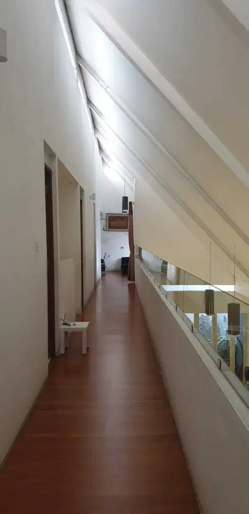 Dijual Cepat Rumah SHM Luas 350m Taman Royal 2 Cipondoh Tangerang