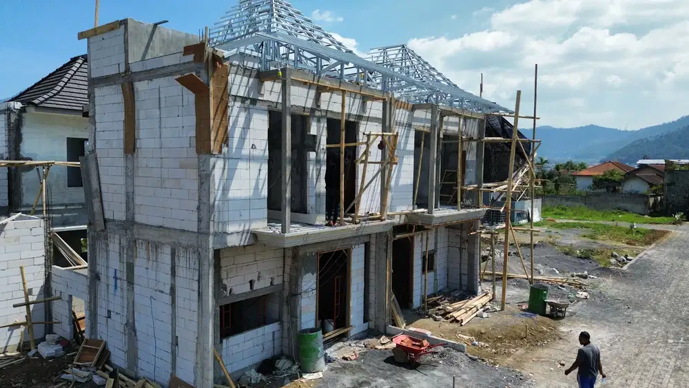 Rumah Villa 3 Lantai Dekat Alun Alun Batu View Pegunungan Indah