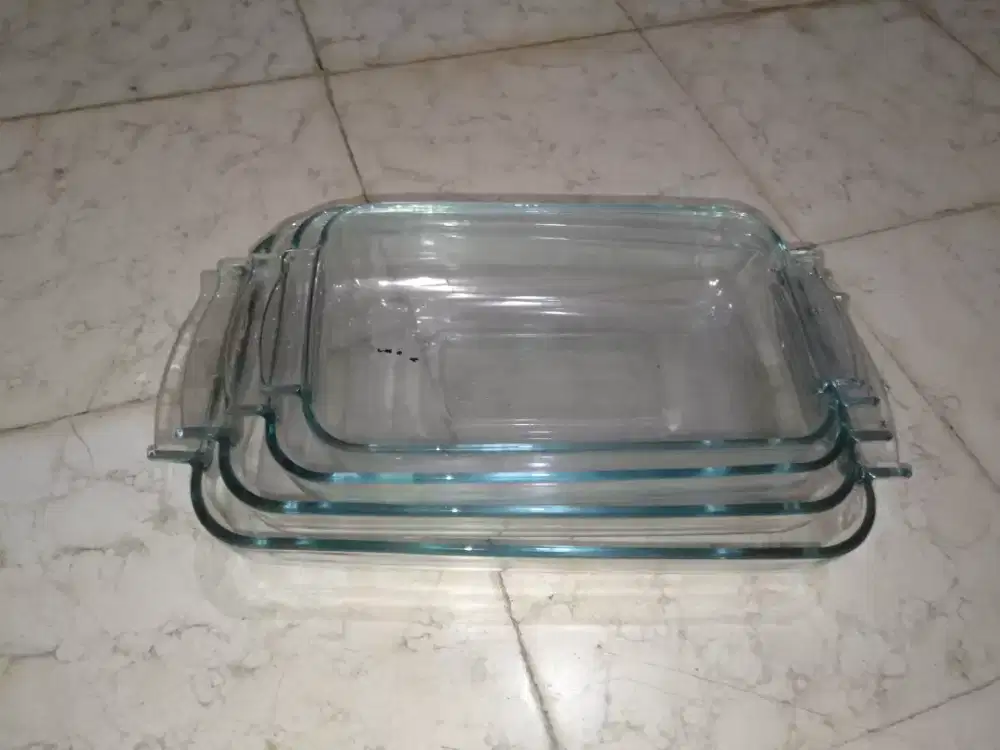 Piring saji pyrex
