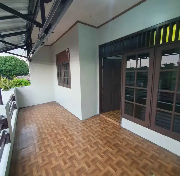 Dijual rumah 2 lantai dekat stasiun di Pejaten timur Jakarta Selatan