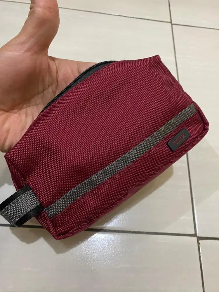 Pouch Tumi authentic