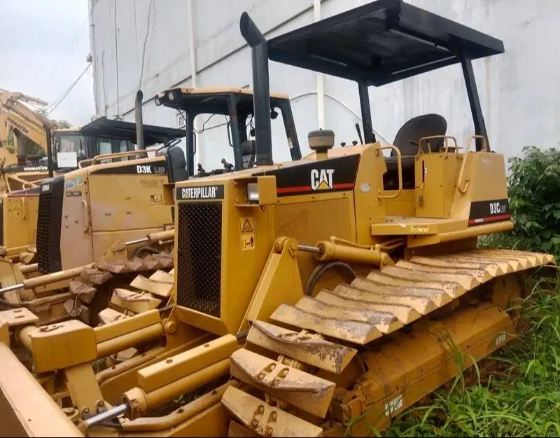Dijual Bulldozer Caterpillar model D3C LGP Ex. Import 2024