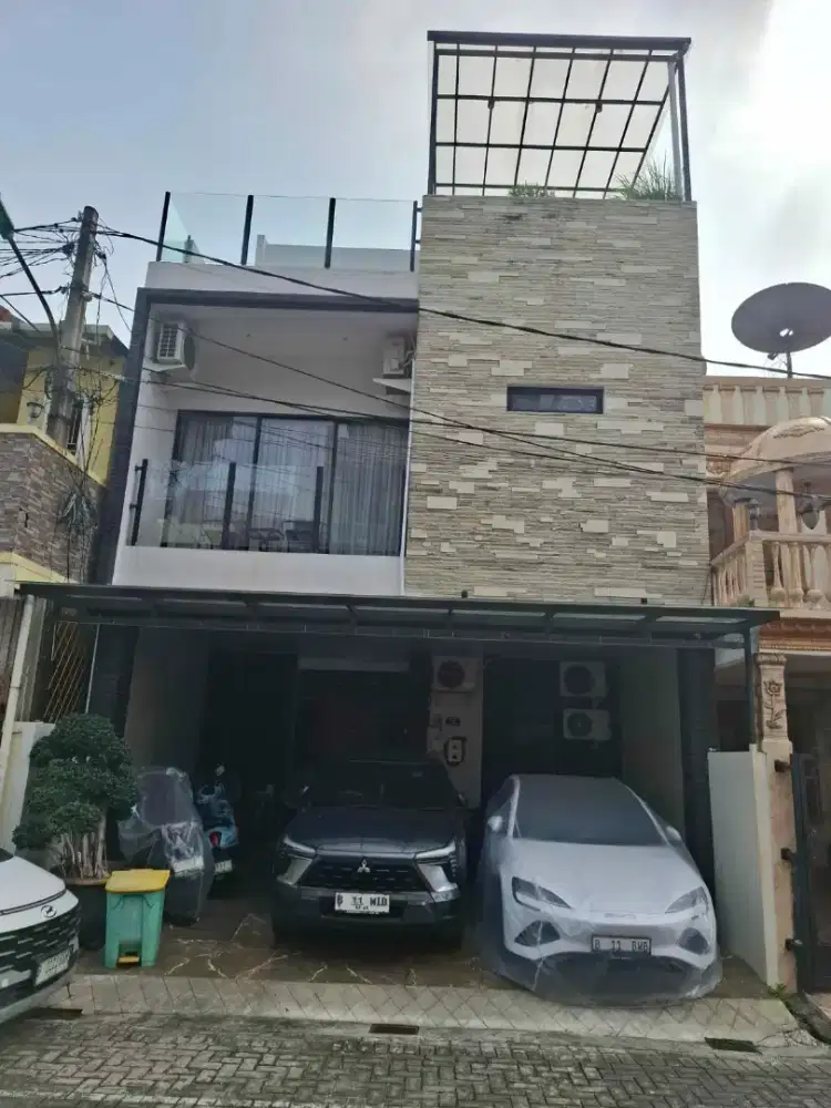 Dijual rumah 3 lantai, shm hdp selatan cengkareng residence