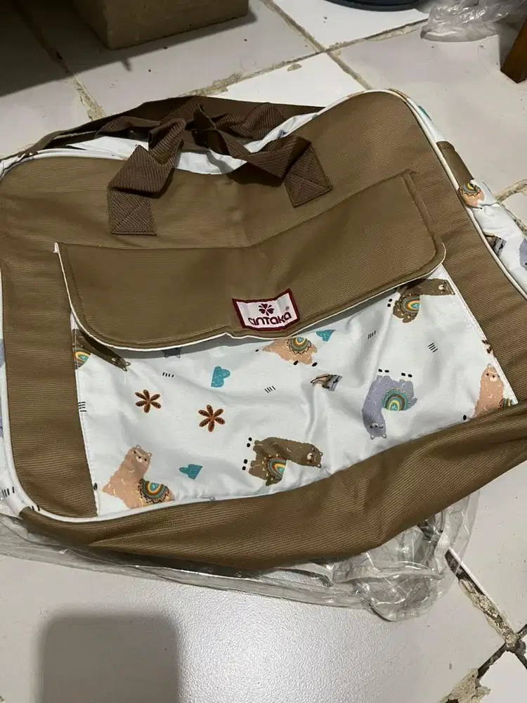 Tas perlengkapan bayi