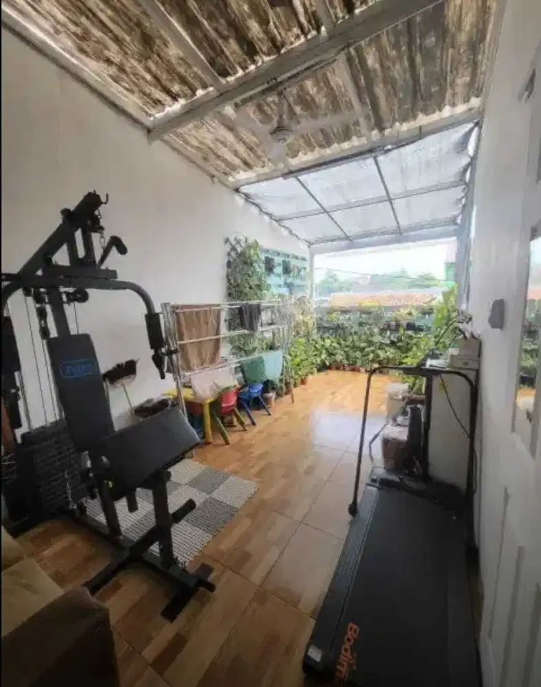 Rumah komplek siap huni dekat pintu TOL sawangan