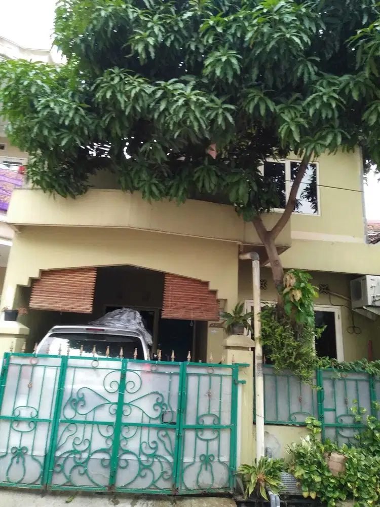 Di jual rumah 2 lantai kelapa dua lokasi cakep