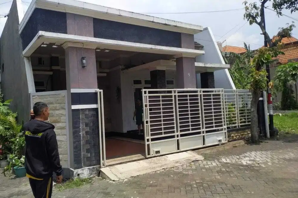 Dijual rumah dibsingosari malang