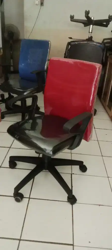 Kursi kantor setaf reday