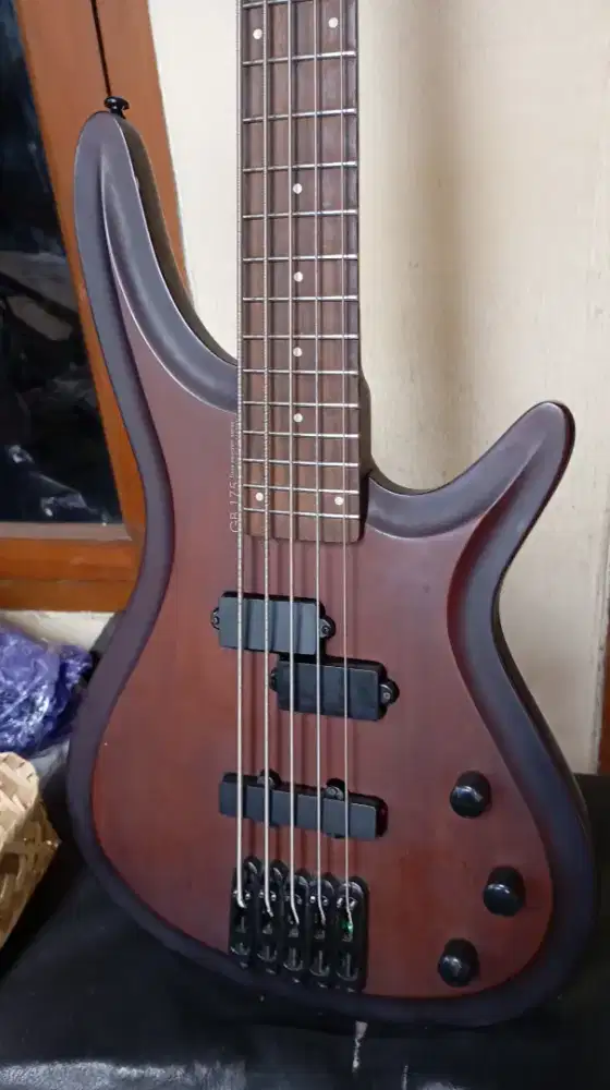 Jual Cepat: Bass Electrik GILLMORE, 5 strings