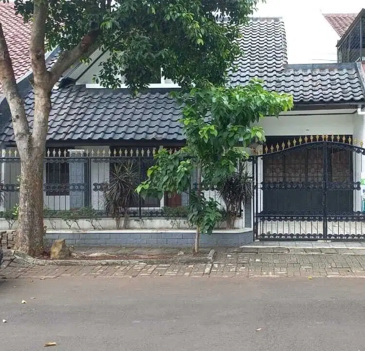RUMAH DI ANGGREK LOKA BSD DEKAT SEKOLAH ORA ET LABORA (DEPAN TAMAN)