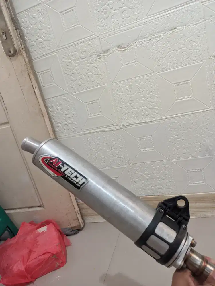 Kenalpot AI-TECH sexond mulus - pemakaian hanya beberapa hari