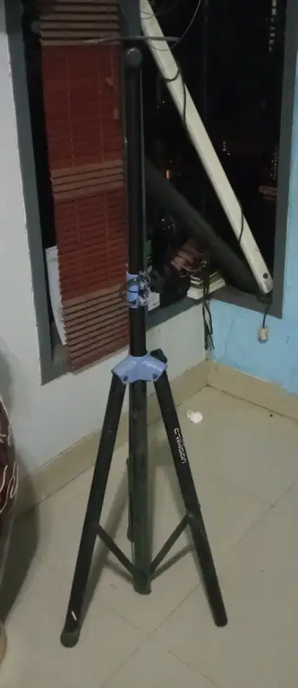 Tripod Crimson Preloved