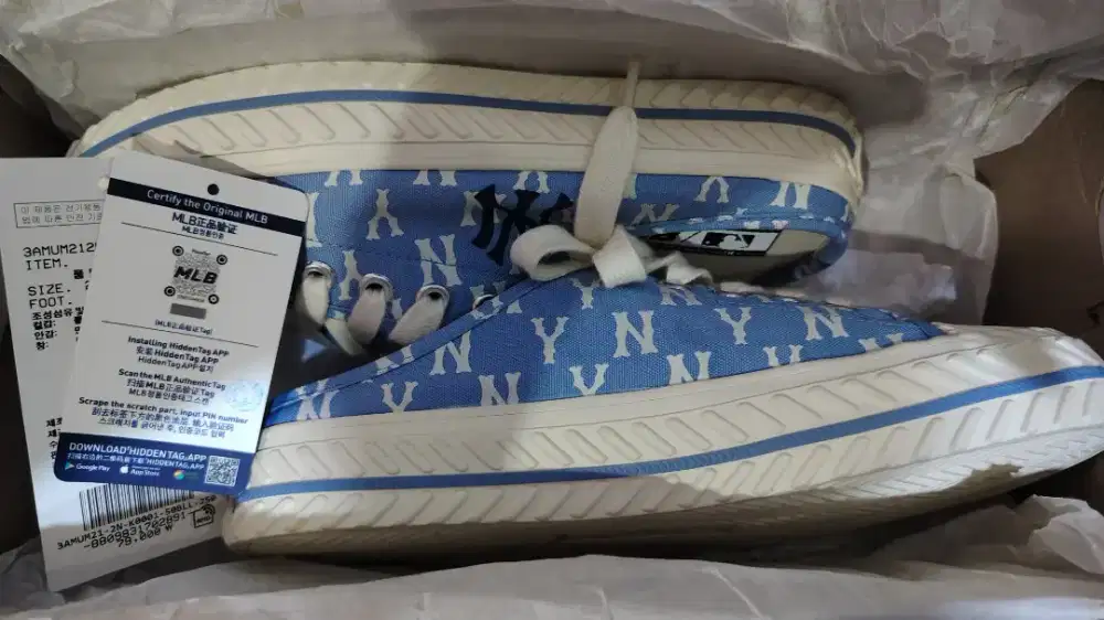 MLB NY Yankees playball Mule monogram light blue