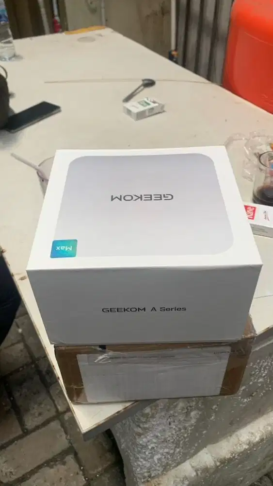 Mini PC GEEKOM A8 Max – Ryzen 9 8945HS | 32GB RAM + 2TB SSD