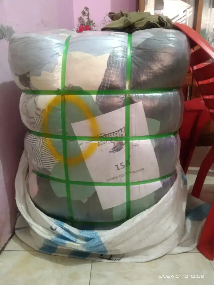 Dijual baju bekas impor bal-balan Cotton Blouse Wanita berbahan Sifon