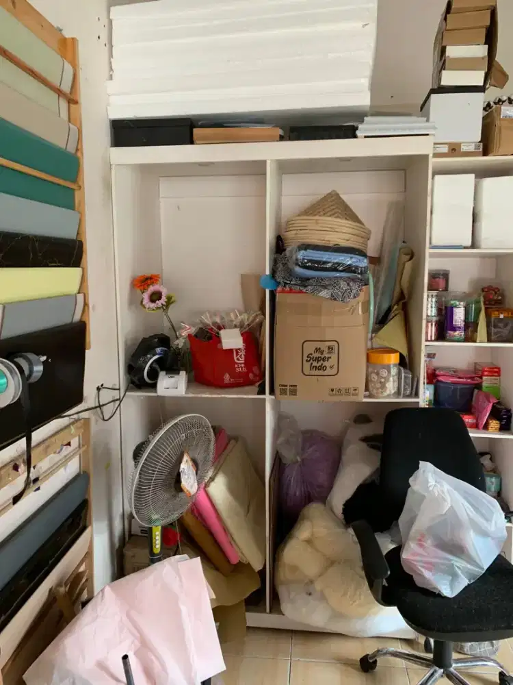 Almari Rak Baju Pakaian Boneka Perkakas Lemari Sekat