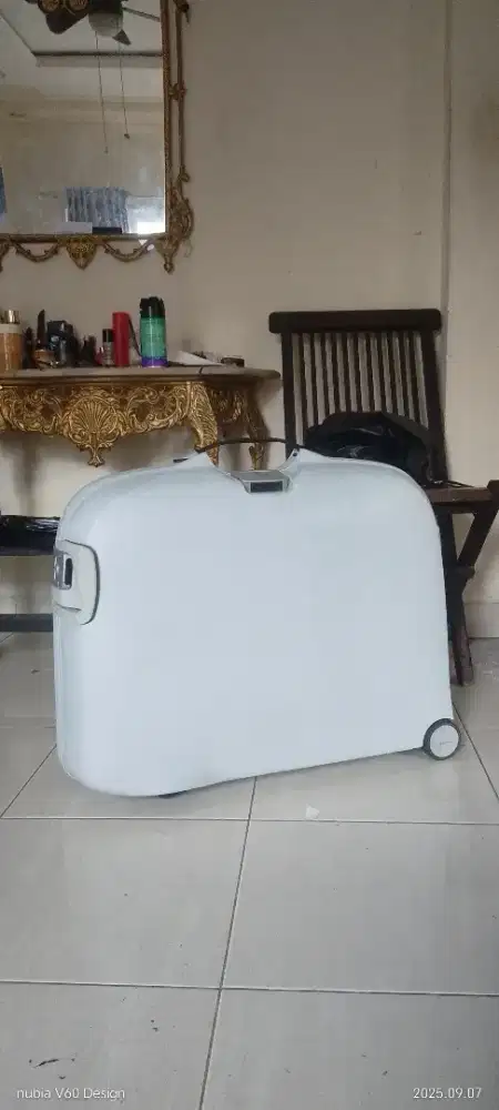 samsonite model vertikal,size 28 inci