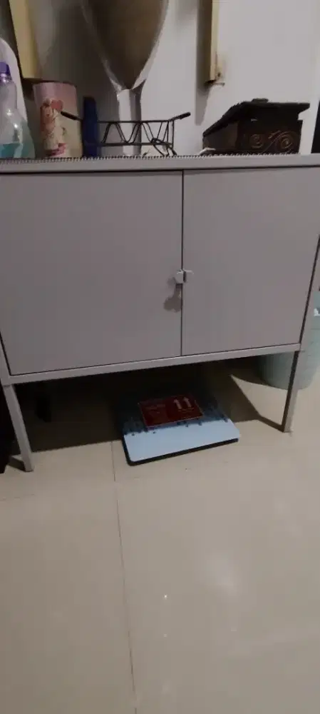 Cabinet Ikea 2 pintu putih