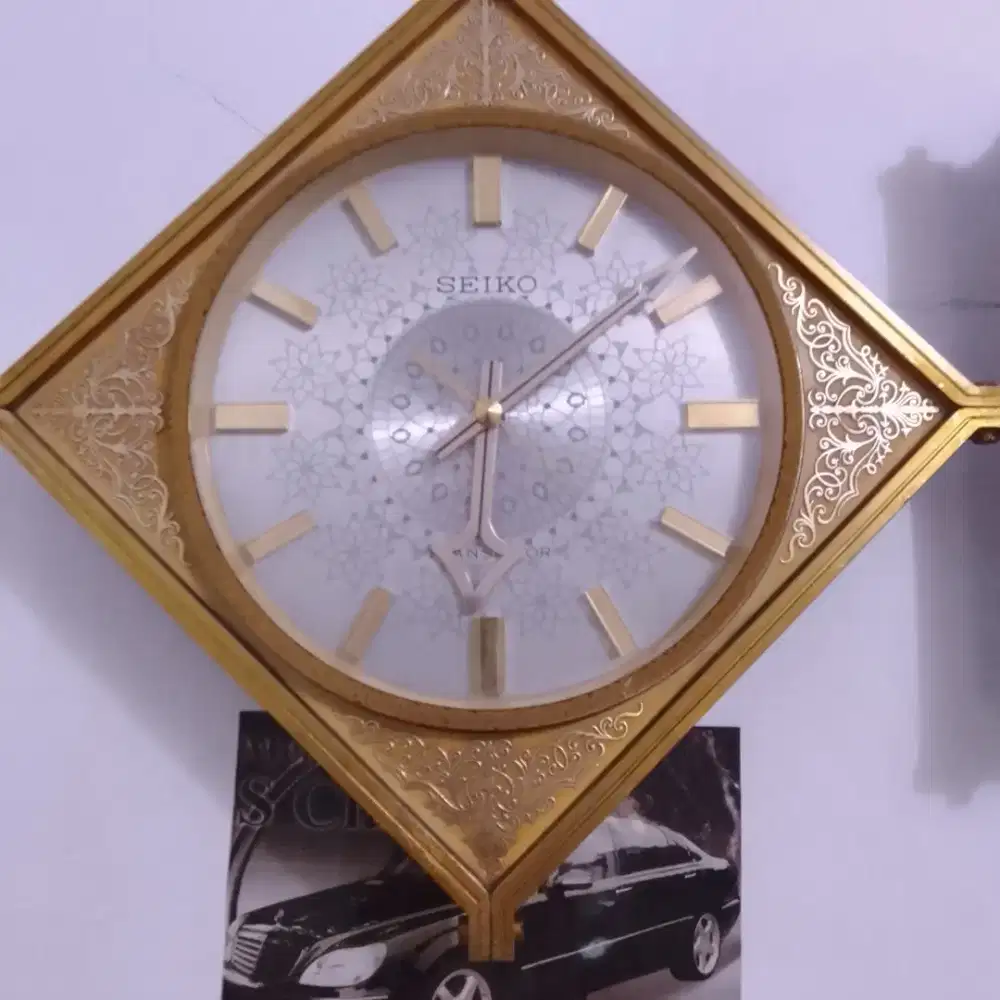 Jam dinding Seiko transistor