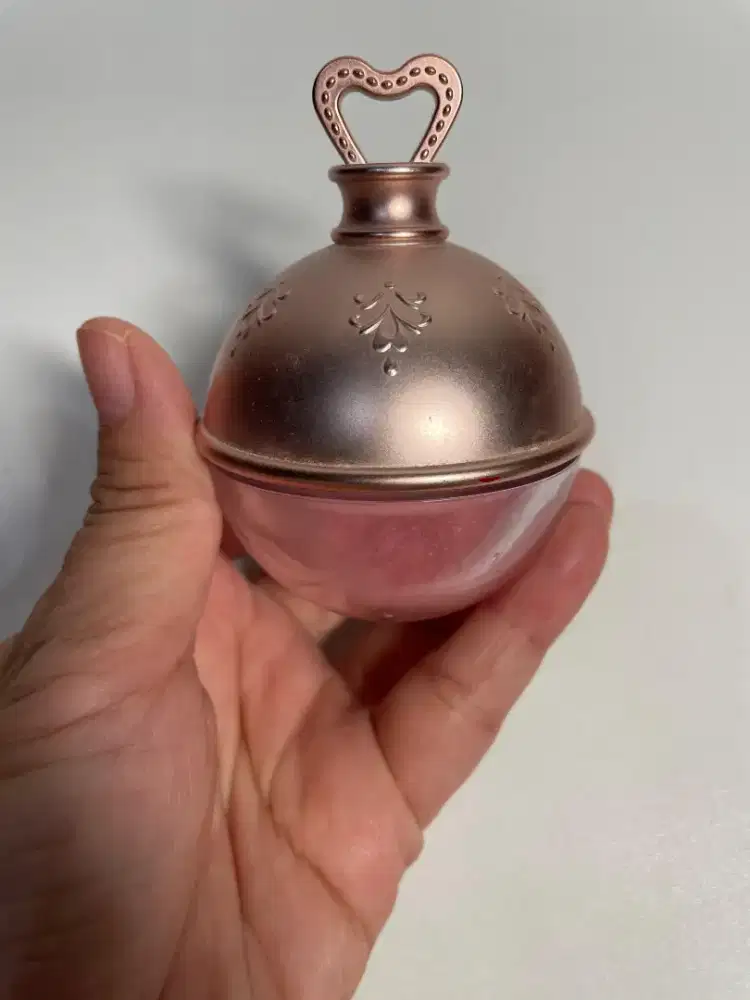 Dijual Cepat Ladure Les Merveilleuses Rose Petal Blush (Japan)