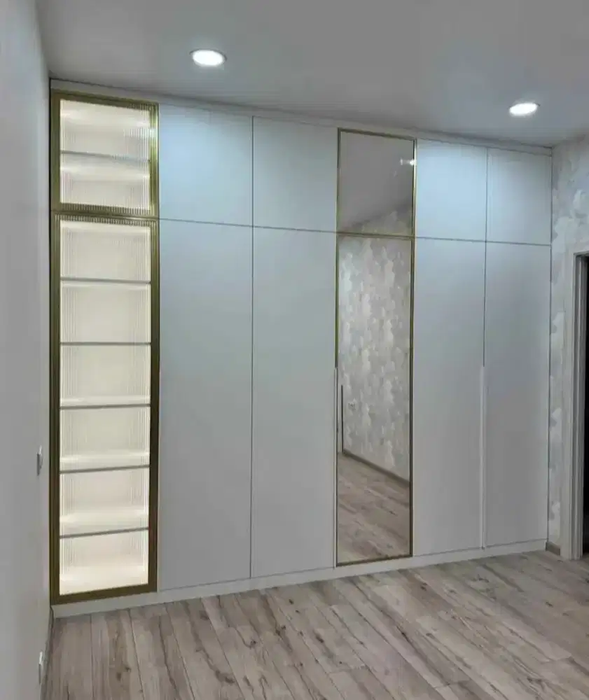 Lemari Pakaian Custom Ruangan