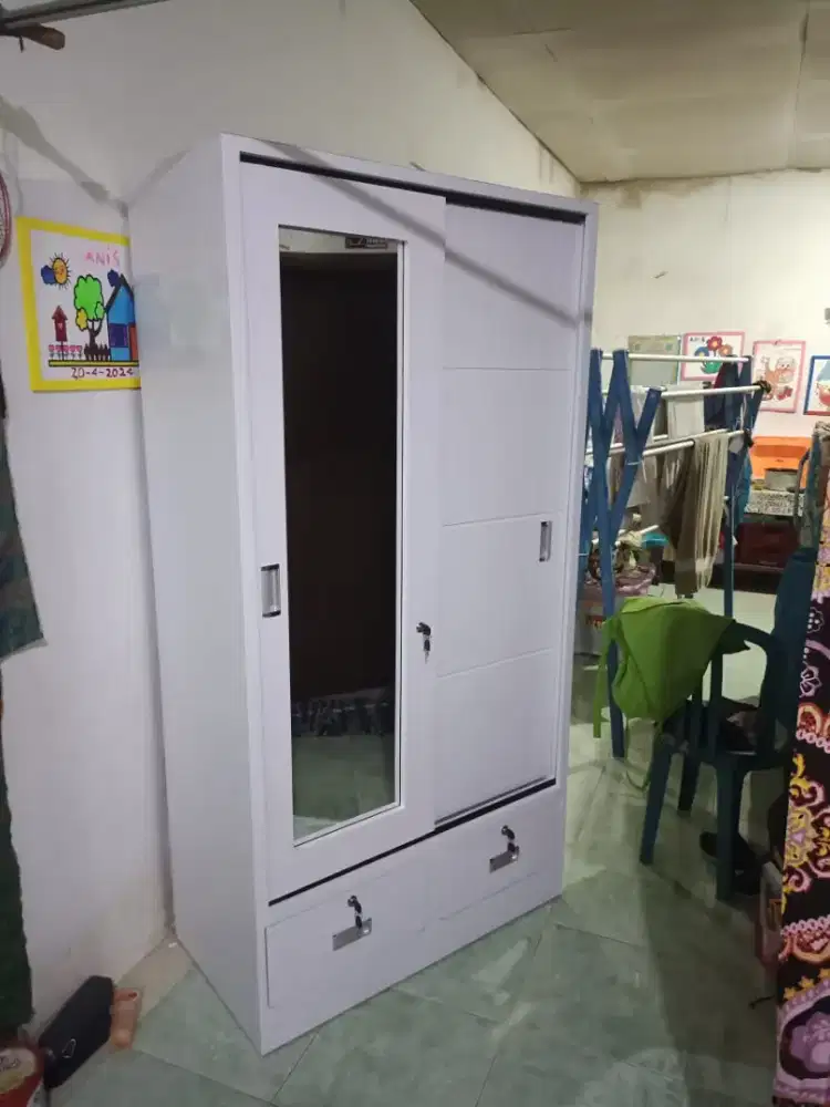 Lemari Pakaian Minimalis