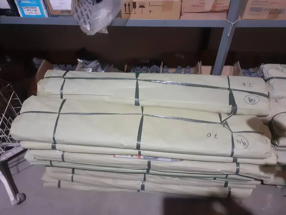 PLASTIK COR HIJAU PER IKAT