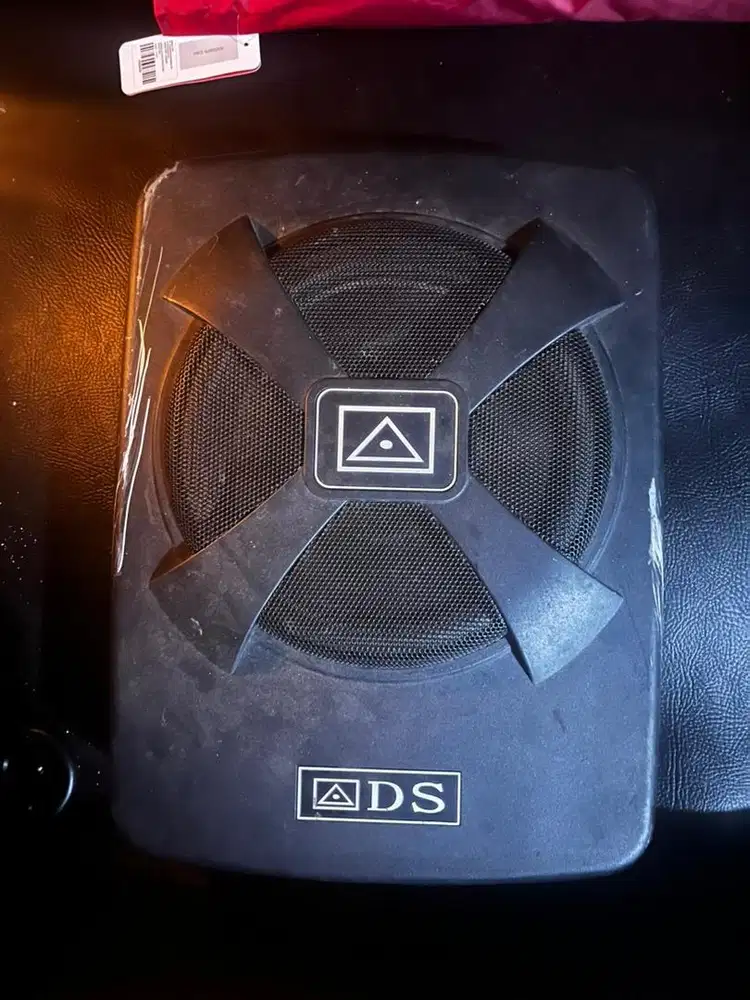 Audio Subwoofer kolong mobil