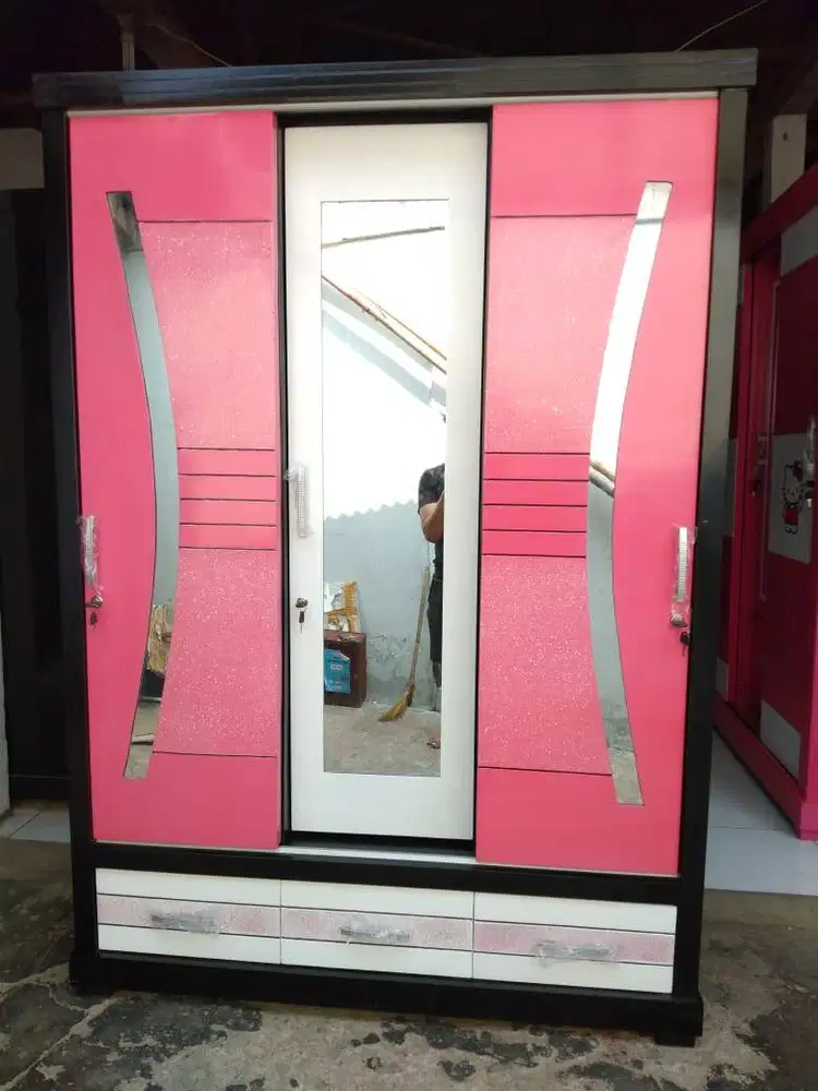 DIJUAL LEMARI SLIDING 3 PINTU LEMARI BAJU GESER