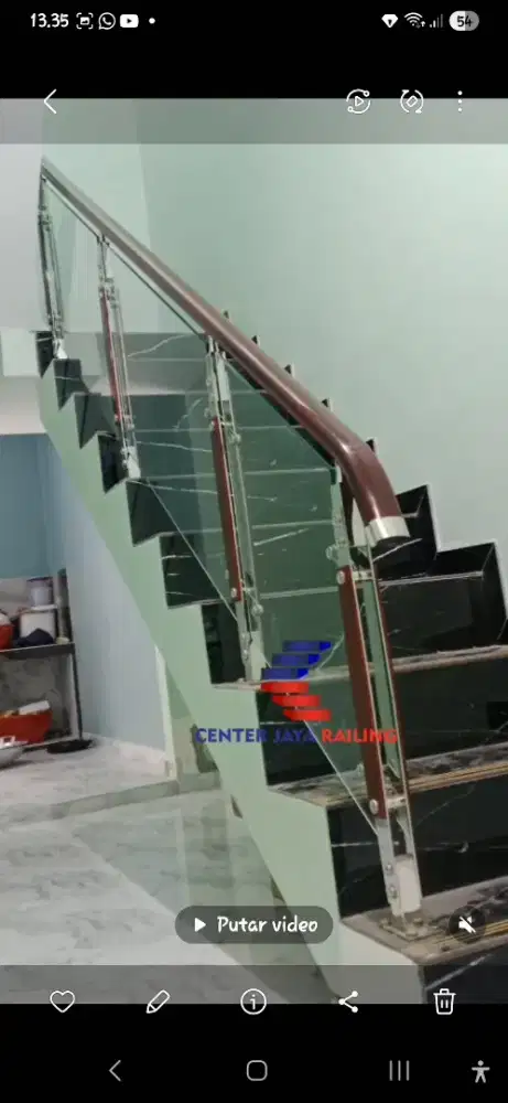 Railing Double Plat Stainless Kombinasi Kayu Model Kaca