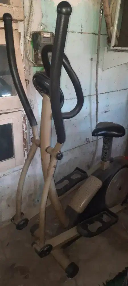 Sepeda statis treadmill