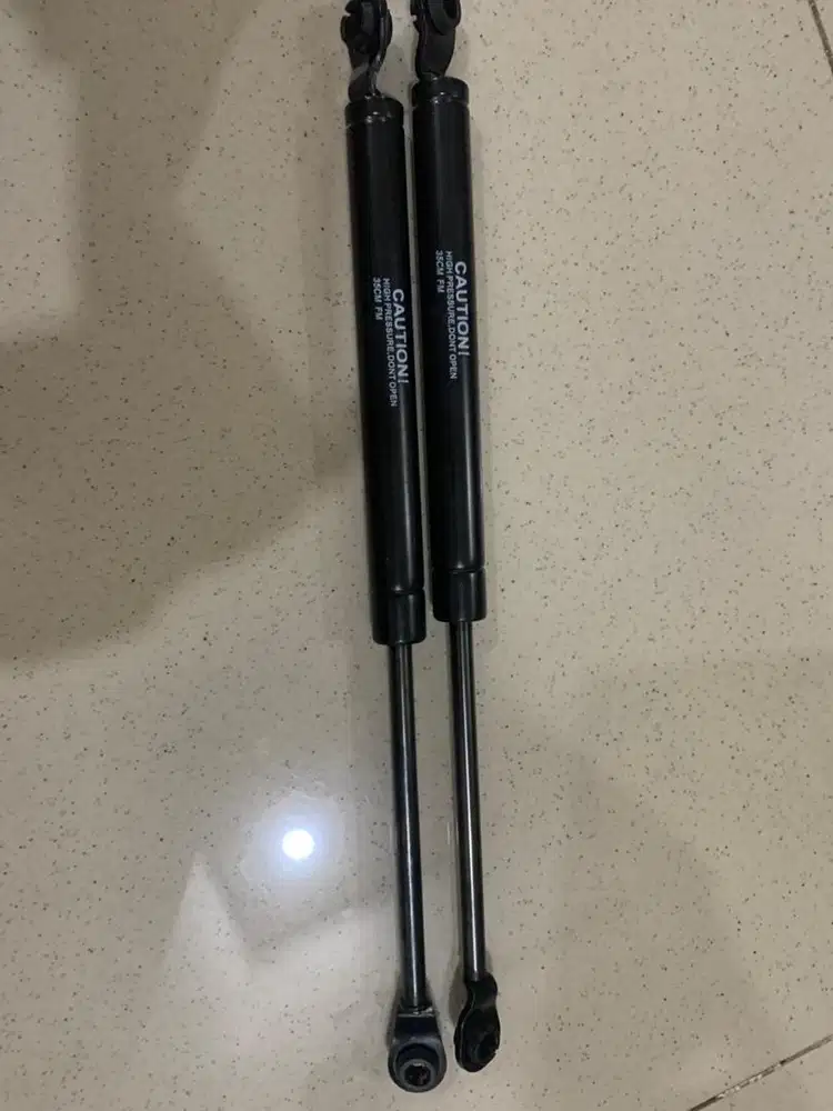 shock bagasi mobil renault