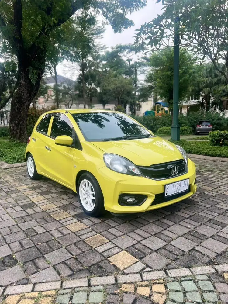 Murah DpMinim LowKm Honda Brio E Kuning 2018/19 Berkualitas Terjangkau