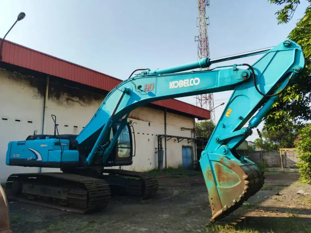Excavator / Exca / Beko / Becho Kobelco SK330