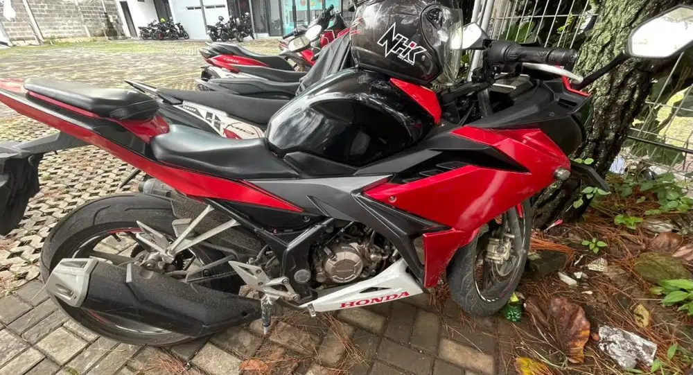 Jual cepat CBR 150 Face lift BU /TT