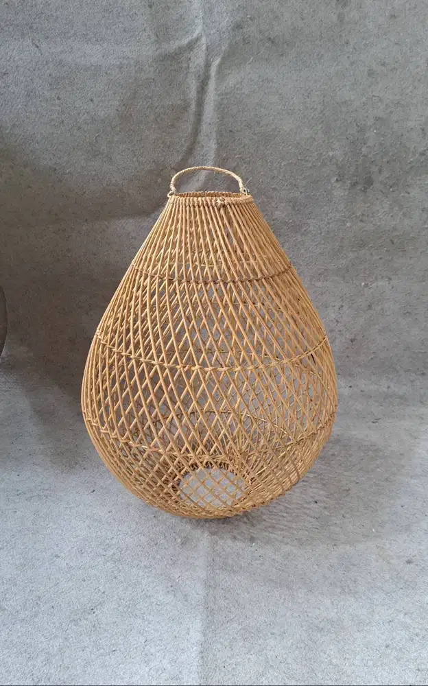 Kap lampu gantung anyaman rotan model Salak diameter 40 cm
